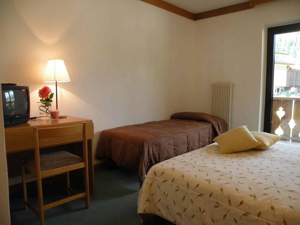 Hotel Vajolet Mazzin Camera foto