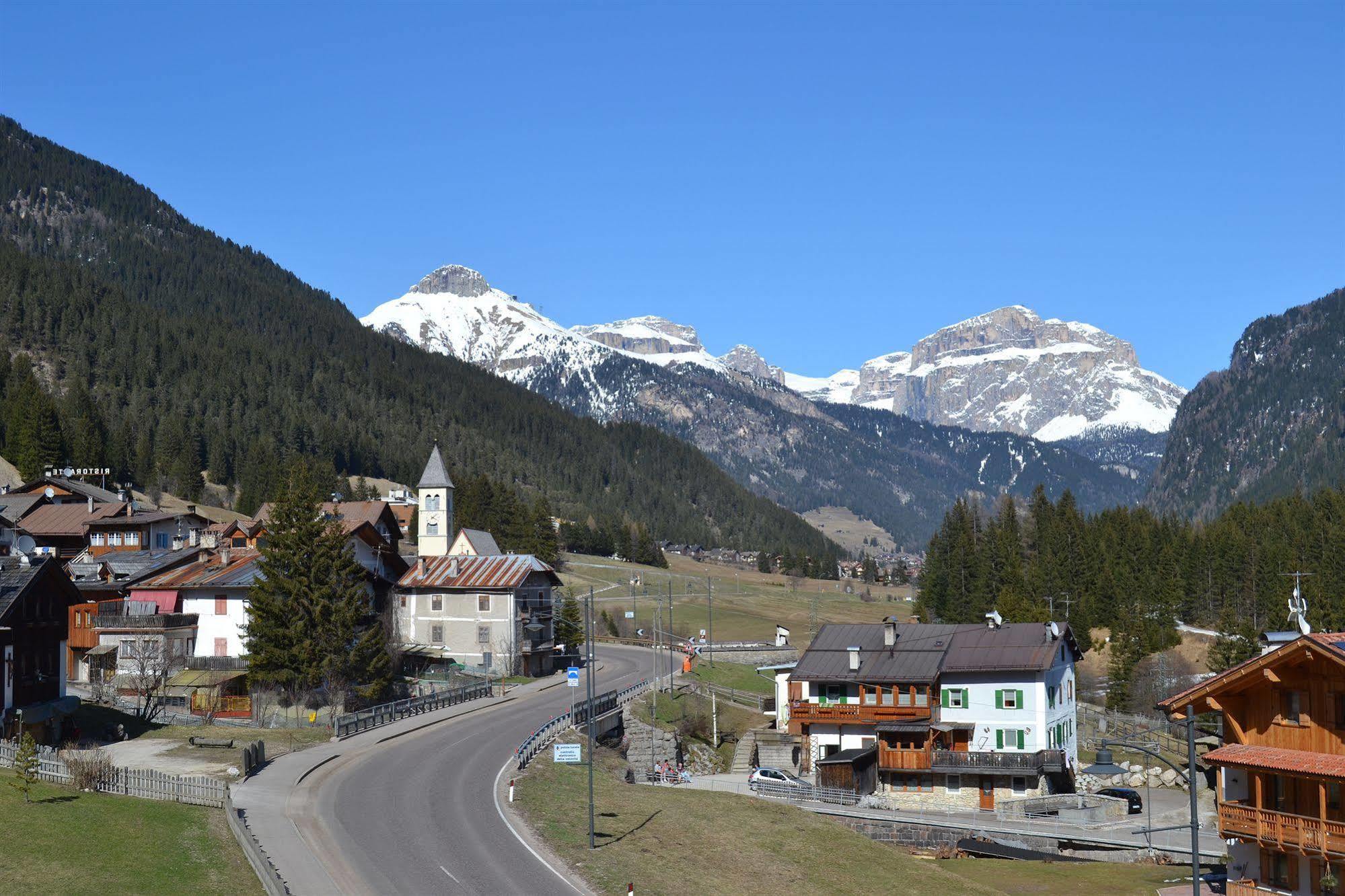 Hotel Vajolet Mazzin Esterno foto